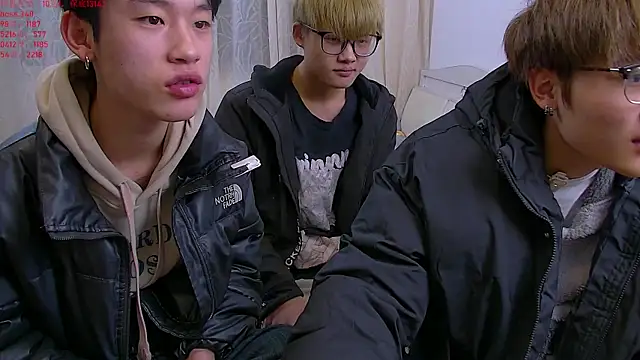 KK-cuteboy online show from December 21, 10:28 am