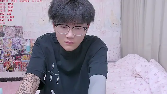 KK-cuteboy online show from May 6, 11:47 am