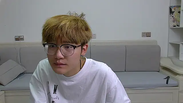 KK-cuteboy online show from March 29, 11:34 am