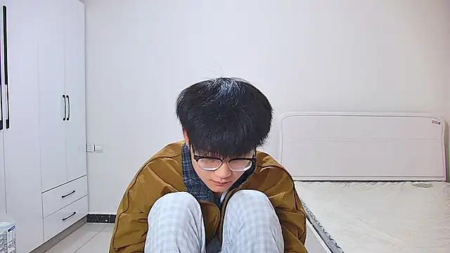 KK-cuteboy online show from May 3, 12:09 pm