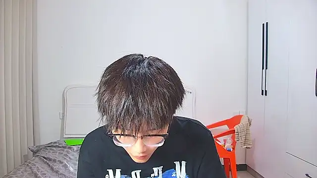 Snapshot of KK-cuteboy chatting on June 4, 12:32 pm KK-cuteboy online show from June 4, 12:32 pm