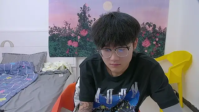 KK-cuteboy online show from May 5, 1:08 am