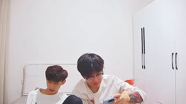 Snapshot of KK-cuteboy chatting on June 10, 11:55 am KK-cuteboy online show from June 10, 11:55 am
