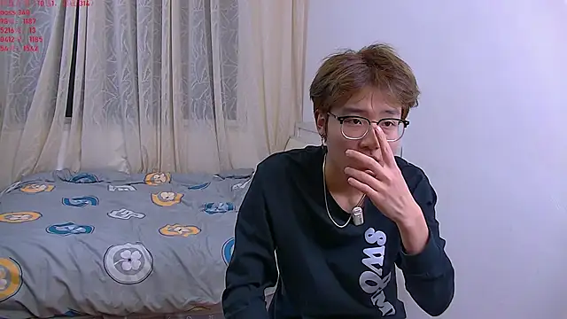 KK-cuteboy online show from December 23, 10:14 am