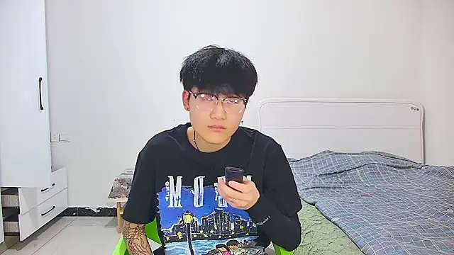 KK-cuteboy online show from April 26, 11:51 am