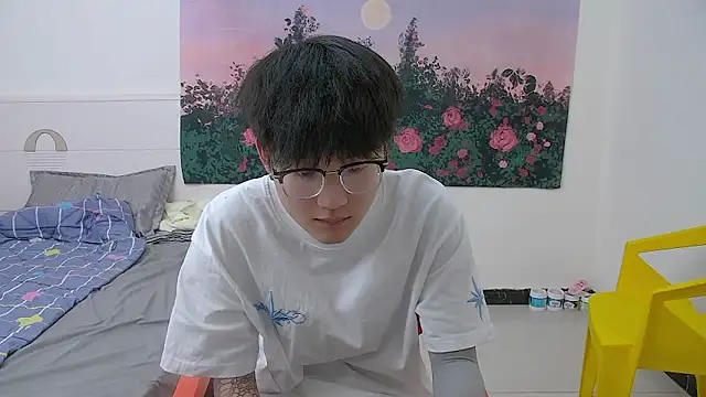 KK-cuteboy online show from May 4, 1:03 pm