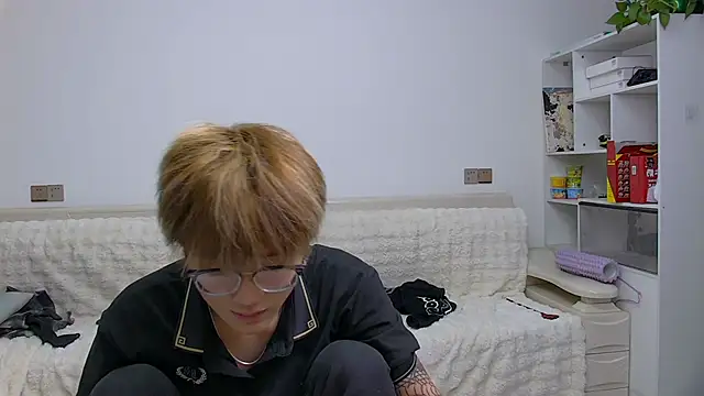 KK-cuteboy online show from February 8, 11:08 am