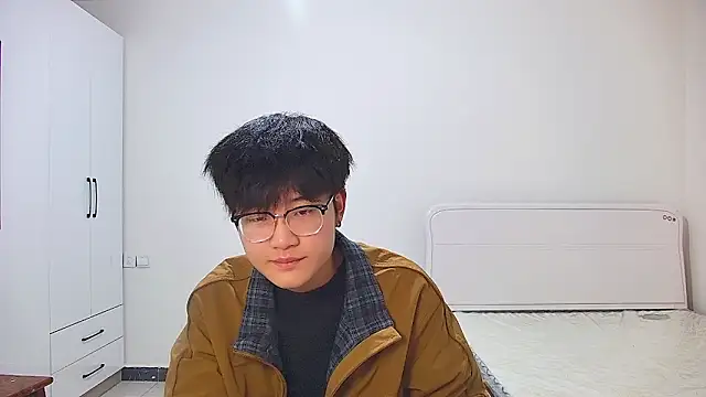 KK-cuteboy online show from May 8, 11:25 am