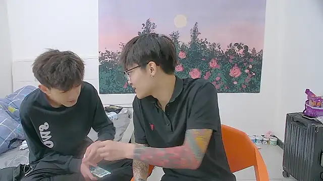 Snapshot of KK-cuteboy chatting on June 3, 4:01 pm KK-cuteboy online show from June 3, 4:01 pm