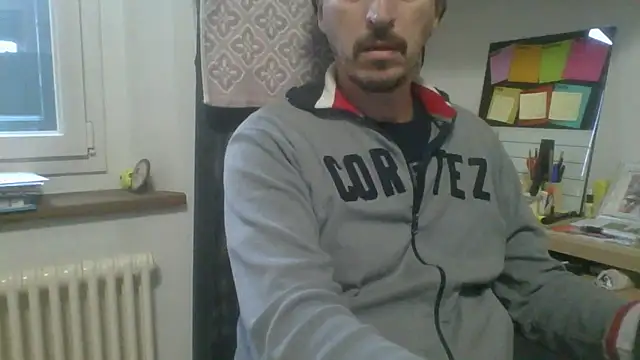 Kawayleo online show from October 31, 10:01 am