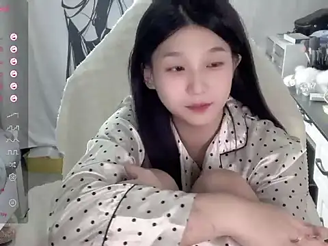 QiQi-779 online show from October 10, 2:51 pm