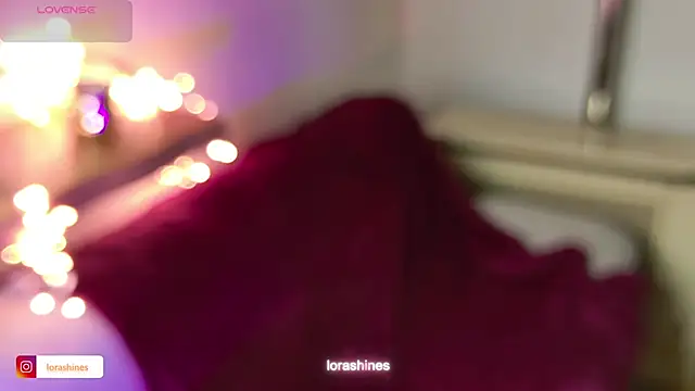 LoraShines online show from February 10, 7:13 pm