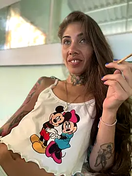 Snapshot of casalskunk chatting on November 23, 10:47 am casalskunk online show from November 23, 10:47 am