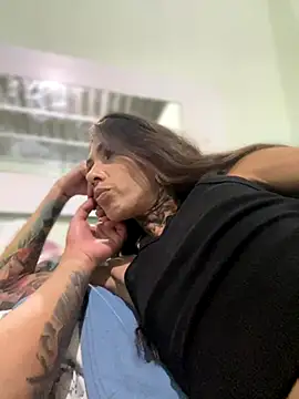 Snapshot of casalskunk chatting on October 12, 2:13 am casalskunk online show from October 12, 2:13 am