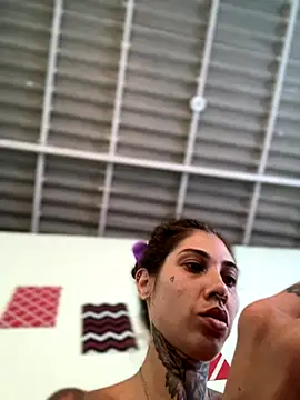 Snapshot of casalskunk chatting on November 19, 10:04 am casalskunk online show from November 19, 10:04 am