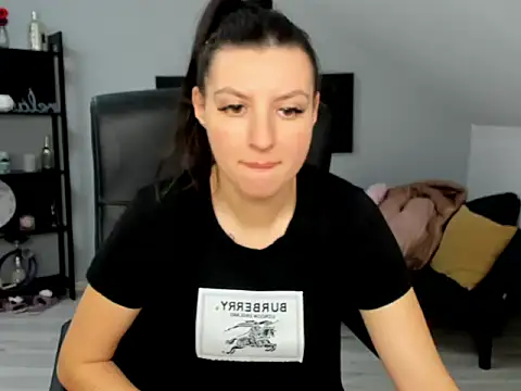 BettyJamess online show from November 14, 4:49 am