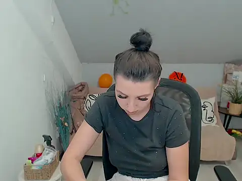 BettyJamess online show from October 29, 9:03 pm