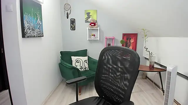 BettyJamess online show from October 22, 7:13 pm