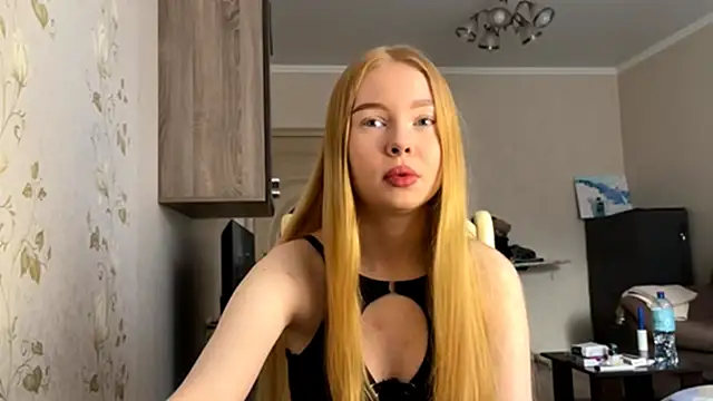 RaguelNicksons online show from October 26, 9:10 am