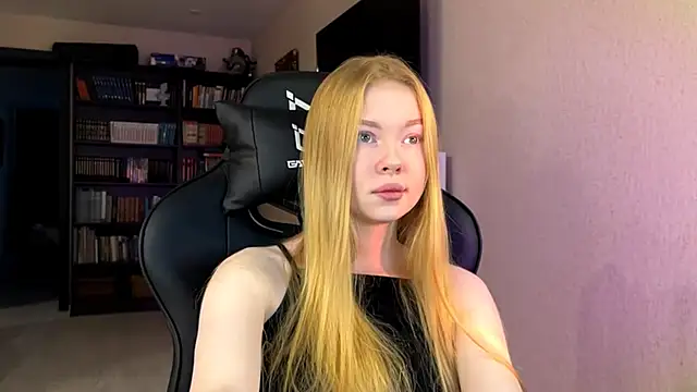 RaguelNicksons online show from November 5, 4:15 am