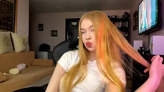 RaguelNicksons online show from November 12, 5:44 am