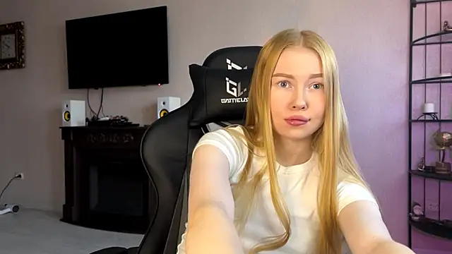 RaguelNicksons online show from November 3, 4:28 am