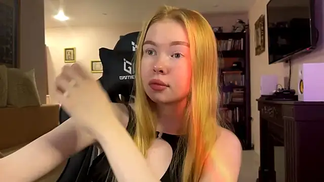 RaguelNicksons online show from November 7, 4:06 am