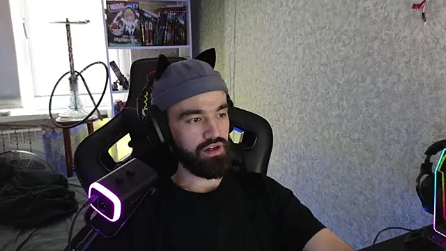 Snapshot of Nik_Namee chatting on October 29, 8:35 am Nik Namee online show from October 29, 8:35 am