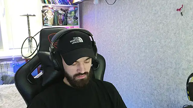 Snapshot of Nik_Namee chatting on December 3, 9:20 am Nik Namee online show from December 3, 9:20 am