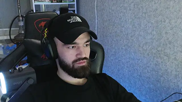 Snapshot of Nik_Namee chatting on November 25, 4:40 pm Nik Namee online show from November 25, 4:40 pm