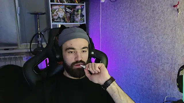 Snapshot of Nik_Namee chatting on November 6, 3:49 pm Nik Namee online show from November 6, 3:49 pm