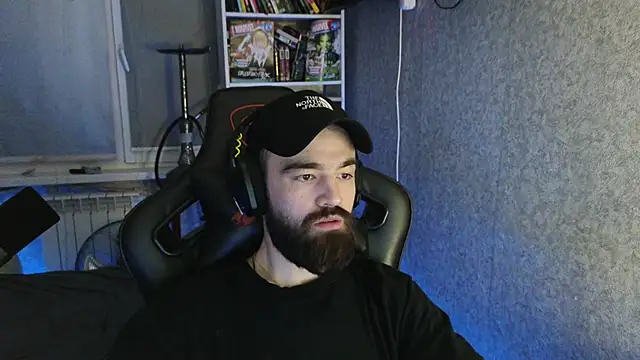 Snapshot of Nik_Namee chatting on November 16, 12:04 am Nik Namee online show from November 16, 12:04 am