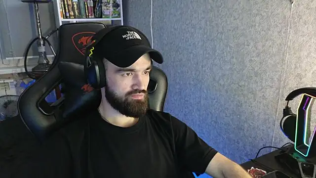 Snapshot of Nik_Namee chatting on November 27, 5:24 pm Nik Namee online show from November 27, 5:24 pm