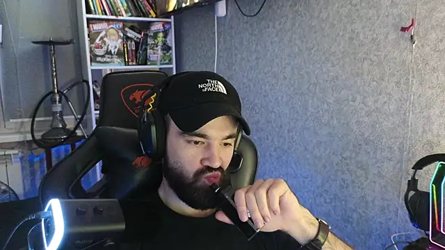 Snapshot of Nik_Namee chatting on November 8, 6:22 pm Nik Namee online show from November 8, 6:22 pm