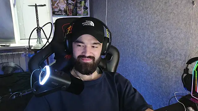 Snapshot of Nik_Namee chatting on November 9, 6:28 am Nik Namee online show from November 9, 6:28 am