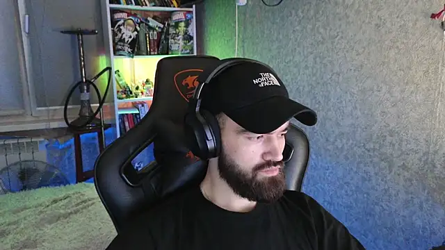 Snapshot of Nik_Namee chatting on December 4, 3:55 pm Nik Namee online show from December 4, 3:55 pm