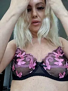 Snapshot of BritanyVegas chatting on July 15, 1:07 pm BritanyVegas online show from July 15, 1:07 pm