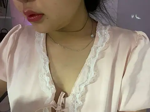 Snapshot of BeChinh_Lee chatting on May 24, 4:56 am BeChinh Lee online show from May 24, 4:56 am