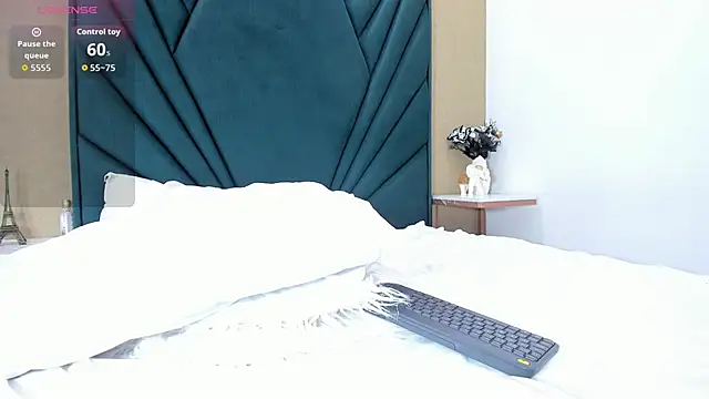 rebeca brown  online show from February 23, 12:01 am