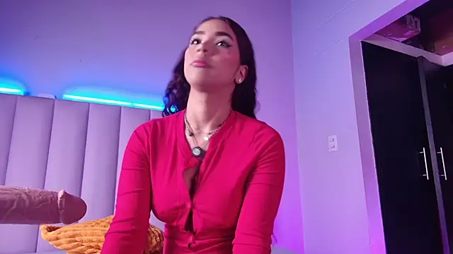 NatalieHeaveen online show from December 4, 12:15 pm