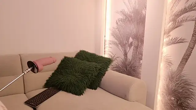 NatalieHeaveen online show from December 5, 12:15 pm