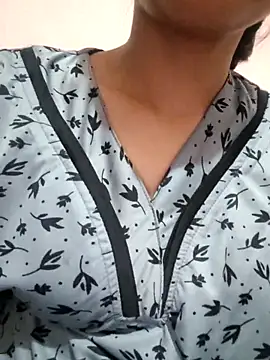 Snapshot of JIYA_23 chatting on November 5, 7:17 pm JIYA 23 online show from November 5, 7:17 pm