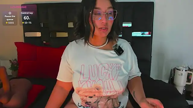 SussySunny  online show from February 11, 5:40 am