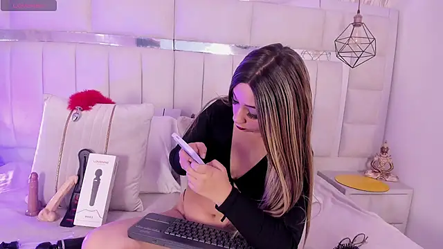  nicole moon online show from November 12, 1:26 pm