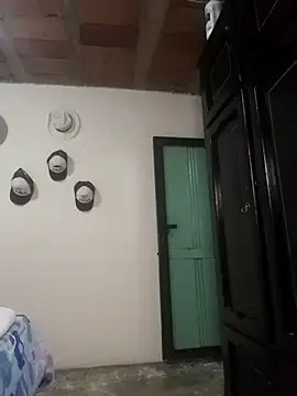 AndreaMooure  online show from October 23, 11:42 am