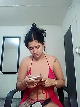 AndreaMooure  online show from November 8, 11:36 am