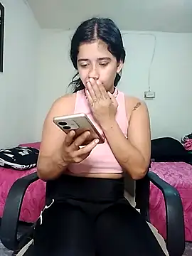 AndreaMooure  online show from November 13, 11:03 am