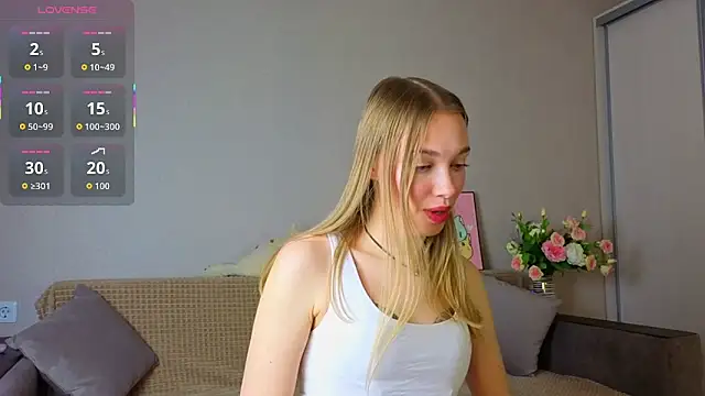 ElizaPurrr online show from October 12, 11:22 am