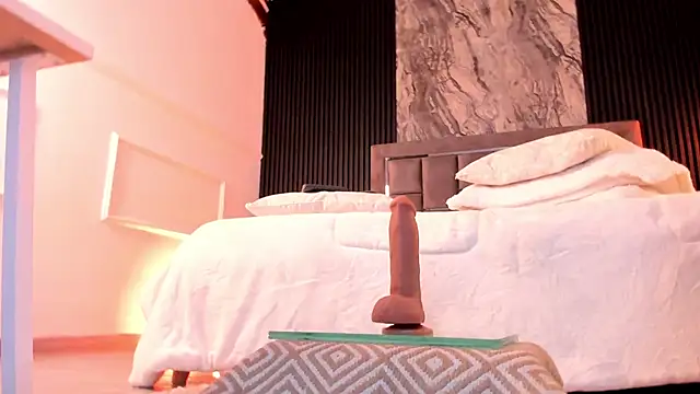 Miahsens online show from November 6, 4:16 am