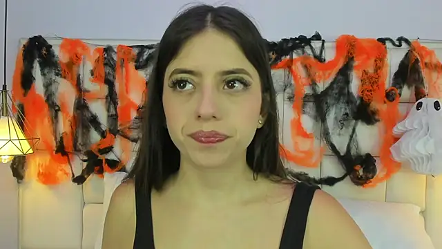 EmmaHolter online show from October 20, 7:14 pm